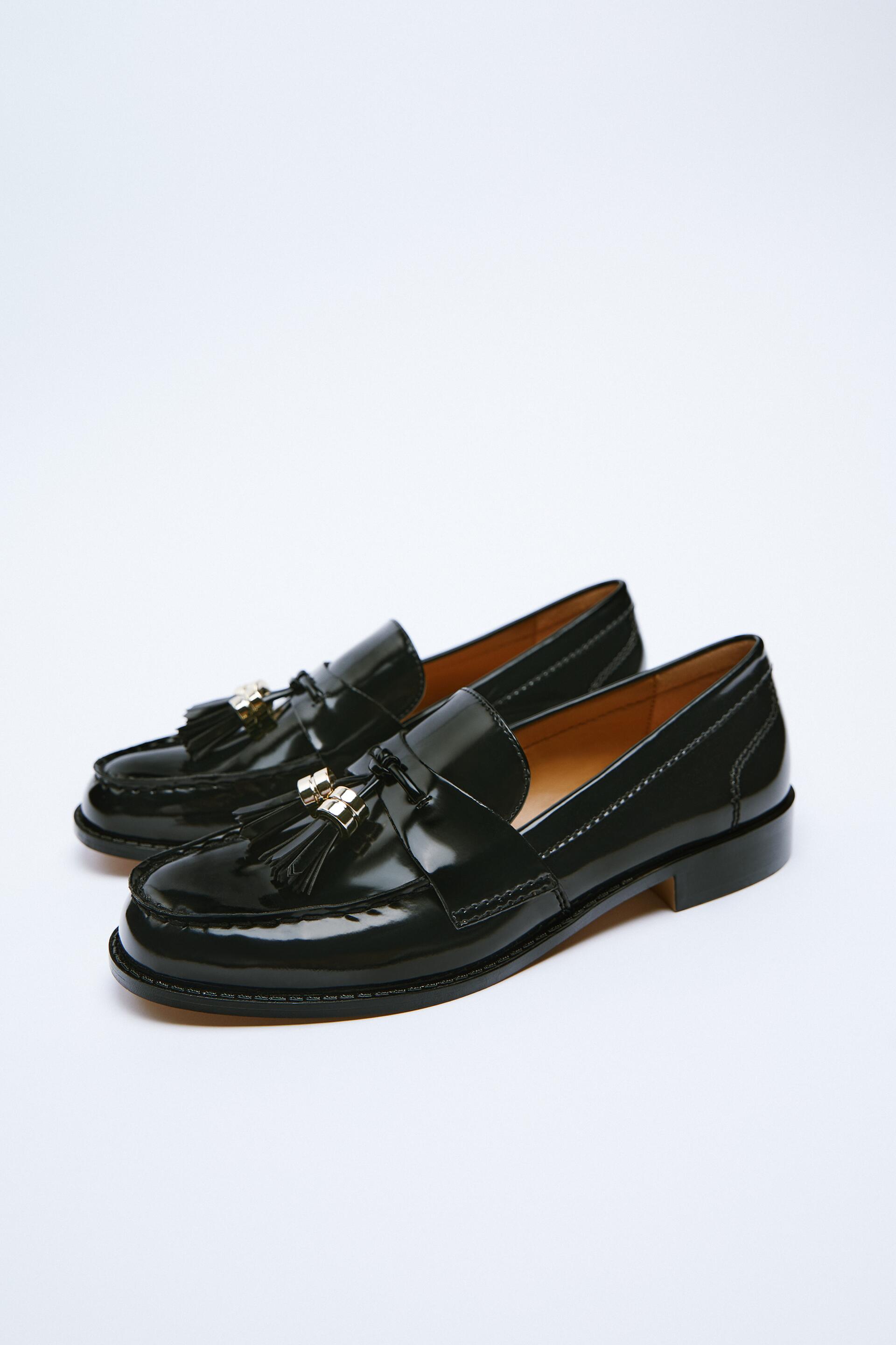 

Лоферы женские ZARA 224709 черные 35 RU (доставка из-за рубежа), 224709