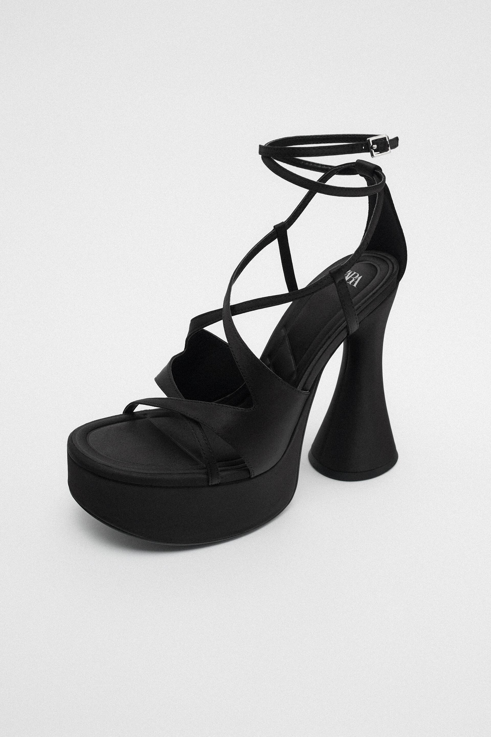 

Босоножки женские ZARA 198769 черные 35 RU (доставка из-за рубежа), 198769