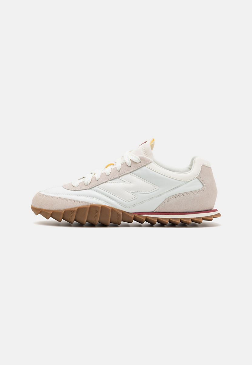 

Кроссовки унисекс New Balance NE215O0DC белые 43 EU, Белый, NE215O0DC