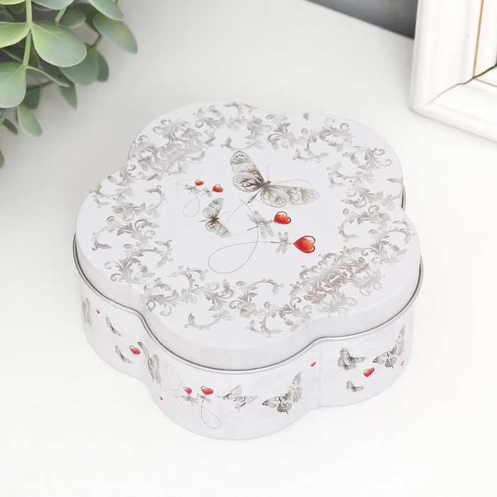 

Шкатулка "Бабочка с сердечками" 12х12,5х5 см