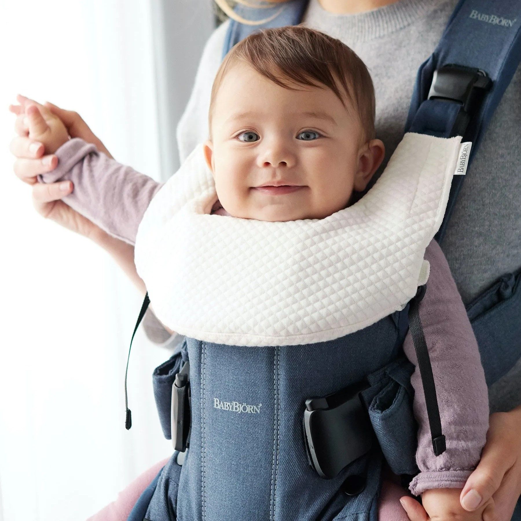 Накидка для кормления Babybjorn для эргорюкзака Babybjorn One