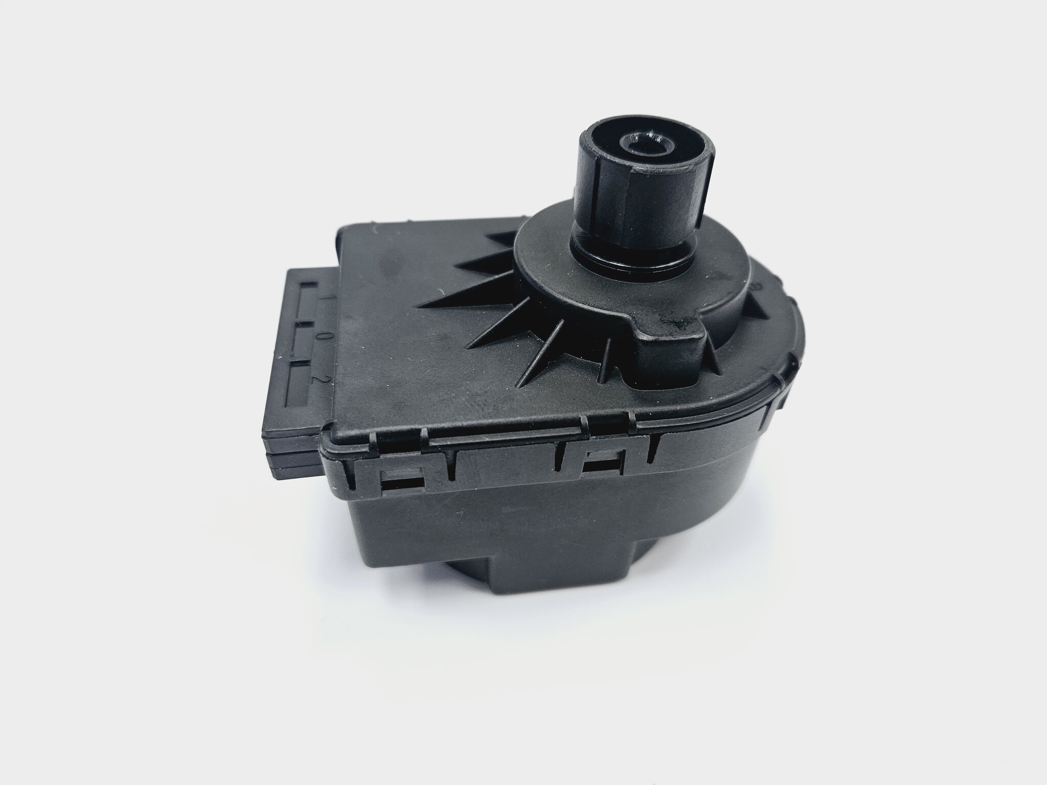 

Мотор 3-ходового клапана (220V, широкий) DEMRAD Solaris (арт. 3003200039.D)