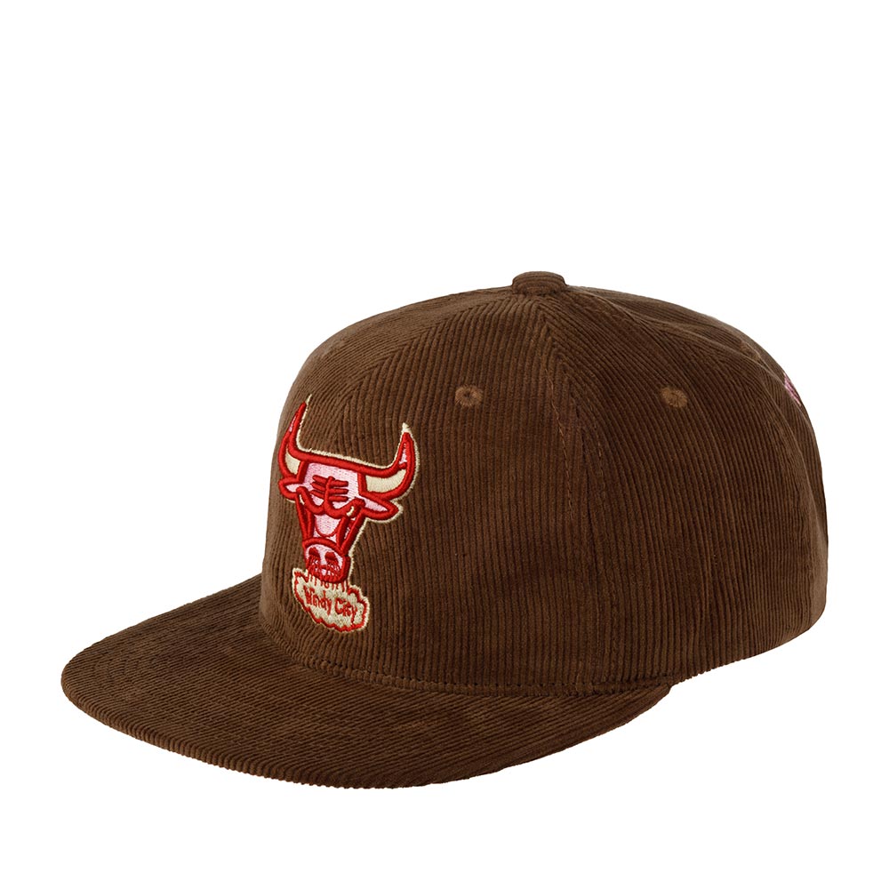 Бейсболка унисекс MITCHELL NESS 6MUSSH22050-CBUBROW Chicago Bulls MLB коричневая, one size