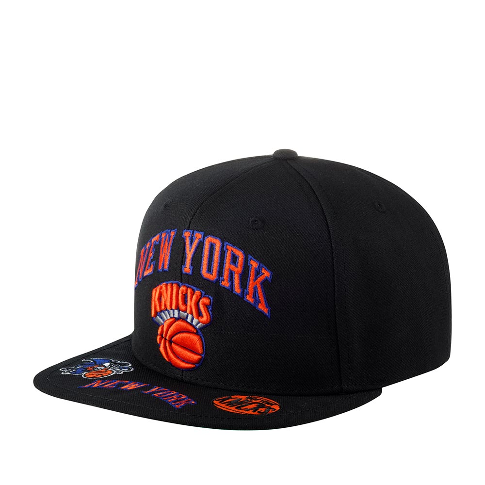 Бейсболка унисекс MITCHELL NESS HHSS2997-NYKYYPPPBLCK New York Knicks NBA черная, one size