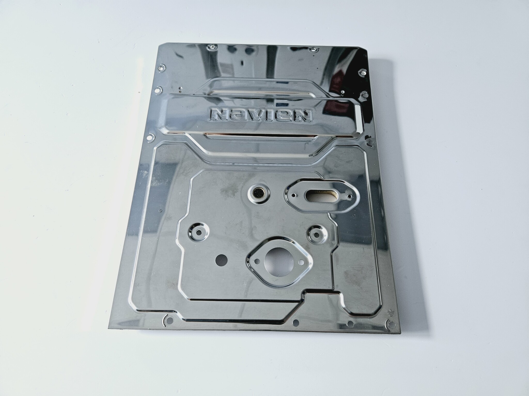 

Передняя крышка камеры сгорания NAVIEN Deluxe S/C/One 13K-24К (арт. 30020329A)
