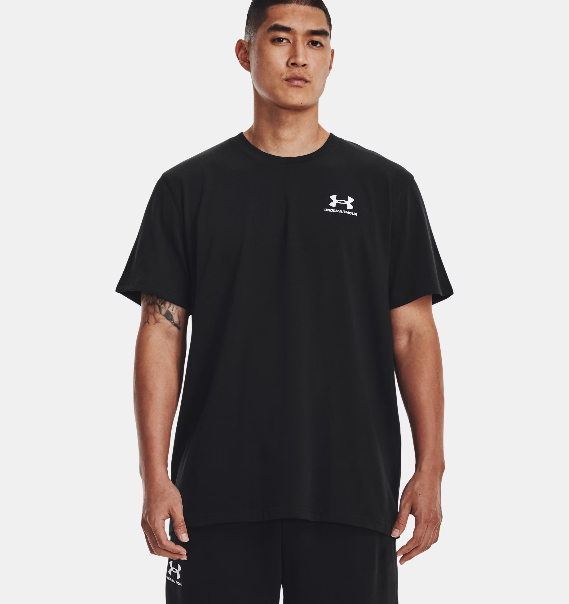 

Футболка мужская Under Armour Logo Emb Heavyweight SS 1373997-001 черная XXL, Logo Emb Heavyweight SS