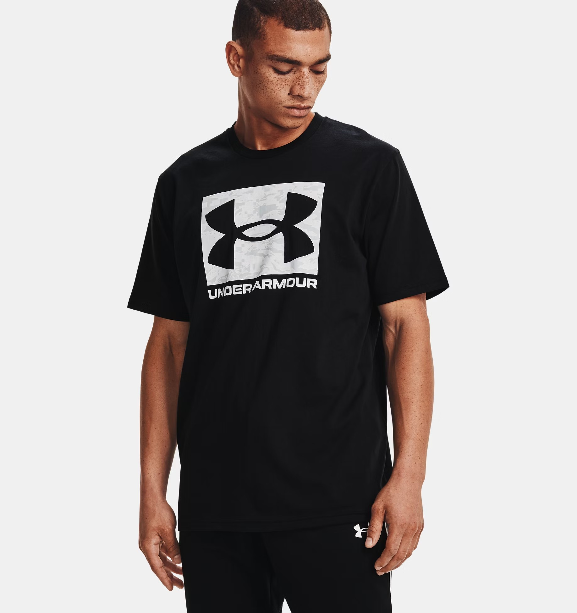 

Футболка мужская Under Armour 1361673 черная XXL, 1361673