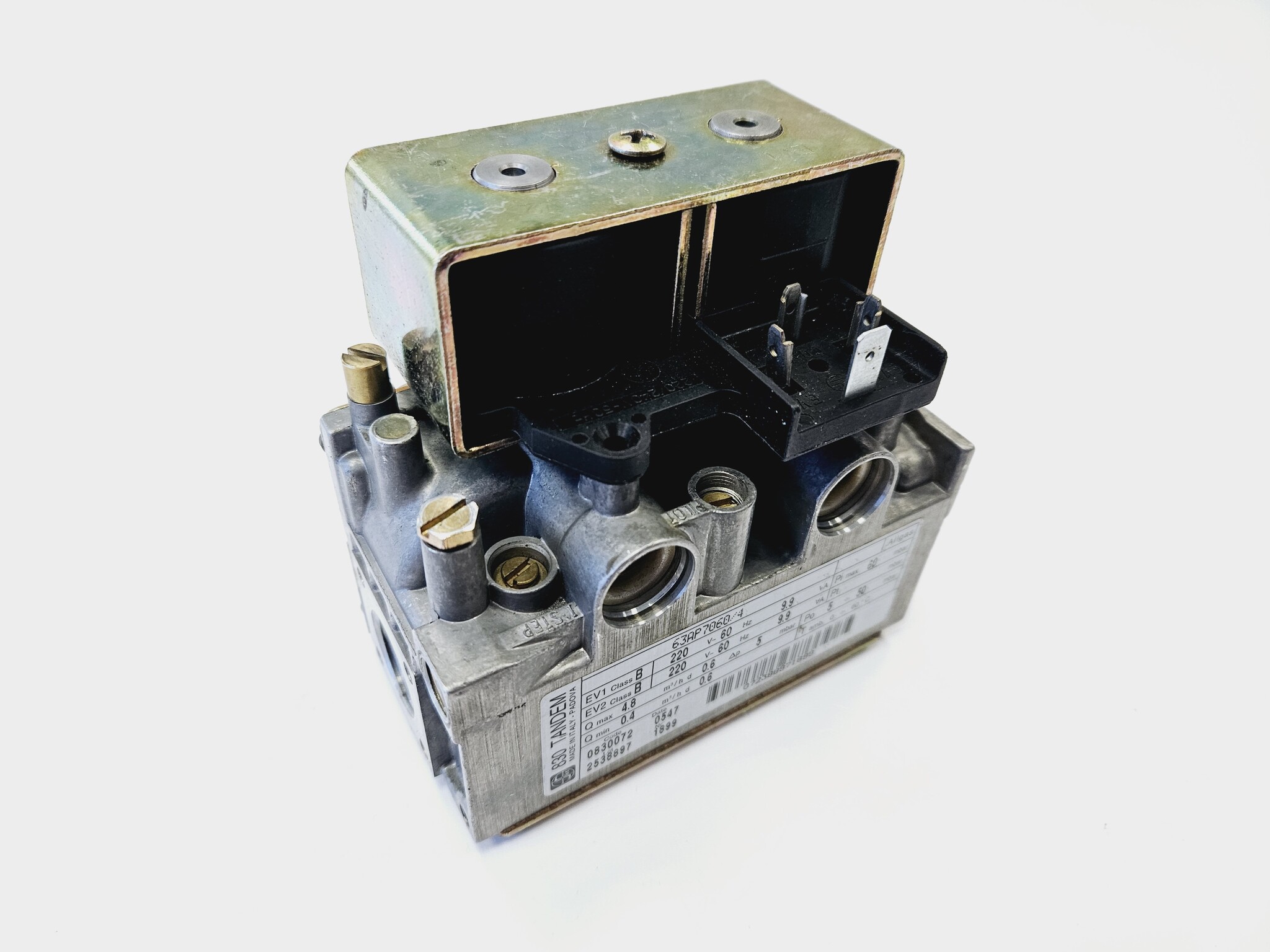 

Газовый клапан NAVIEN GA 11K-35K/GST 35K-40K (арт. 30007717A, 30002203A, BH0901011A)