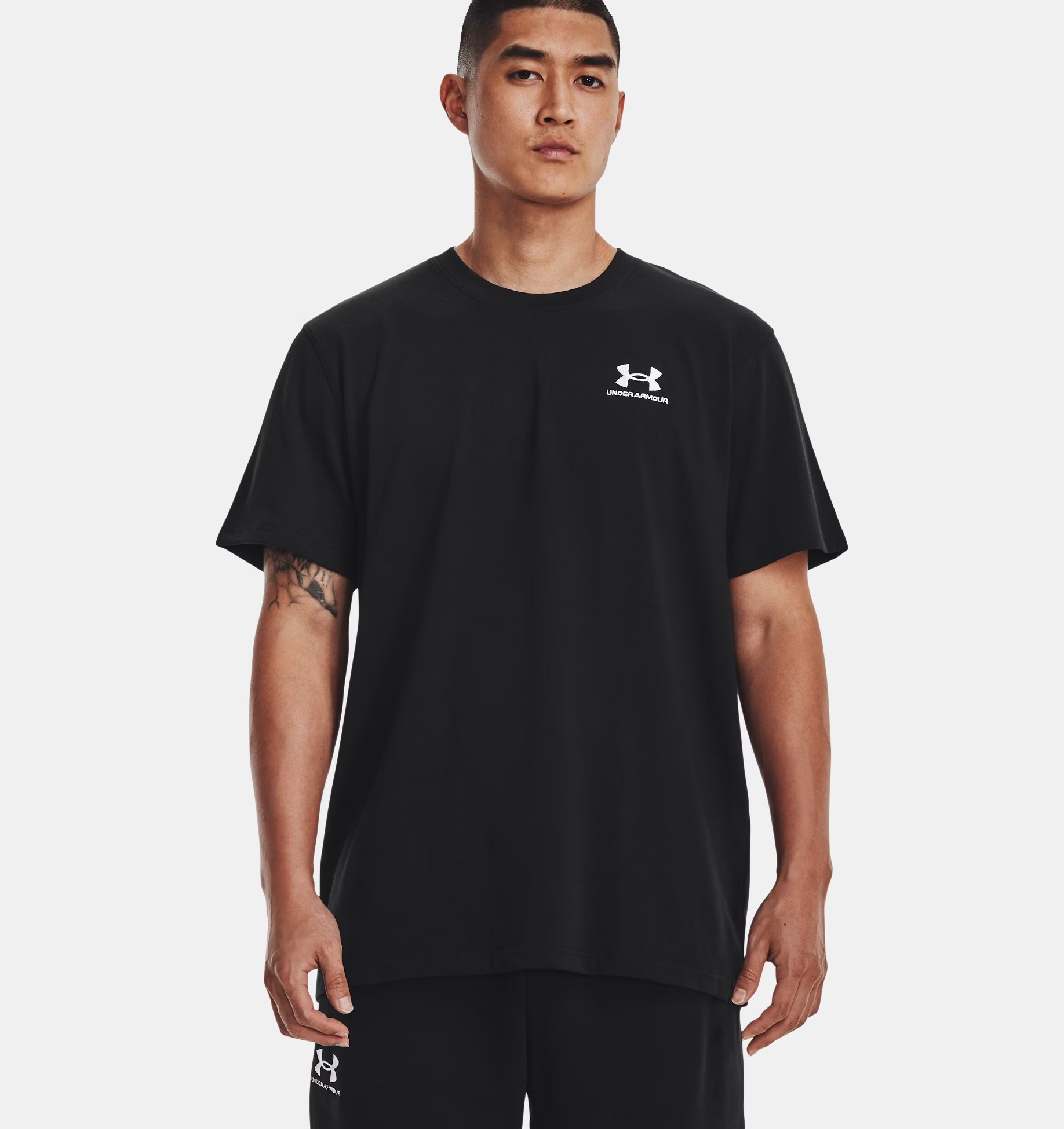 

Футболка мужская Under Armour Logo Emb Heavyweight SS 1373997-001 черная XL, Logo Emb Heavyweight SS