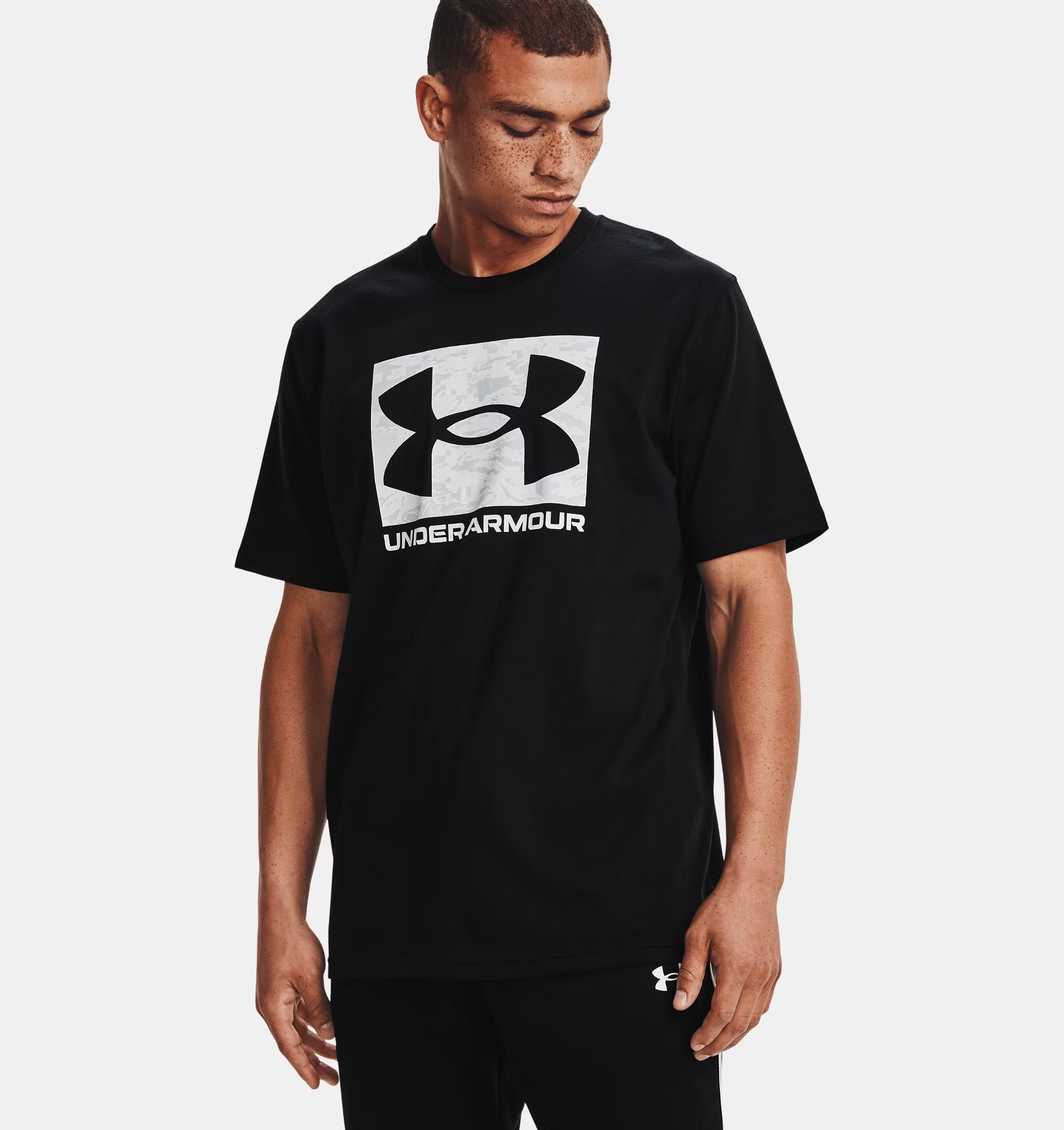 

Футболка мужская Under Armour 1361673 черная M, 1361673