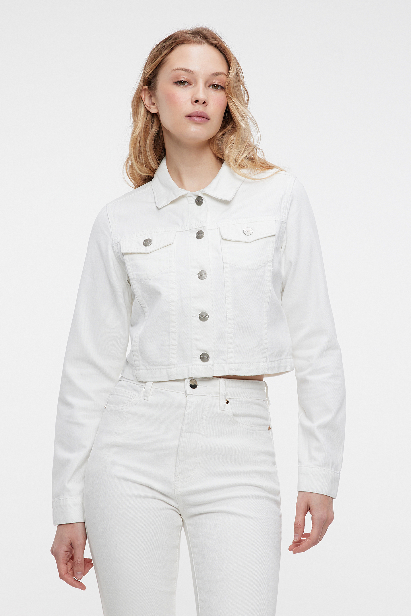 

Джинсовая куртка женская Befree 2321928610 белая L/XL, 2321928610