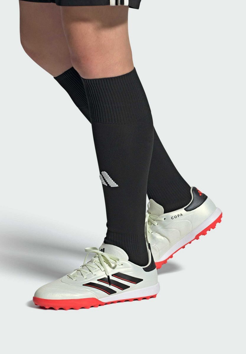 

Кроссовки унисекс Adidas AD544A1EN бежевые 39 1/3 EU, AD544A1EN