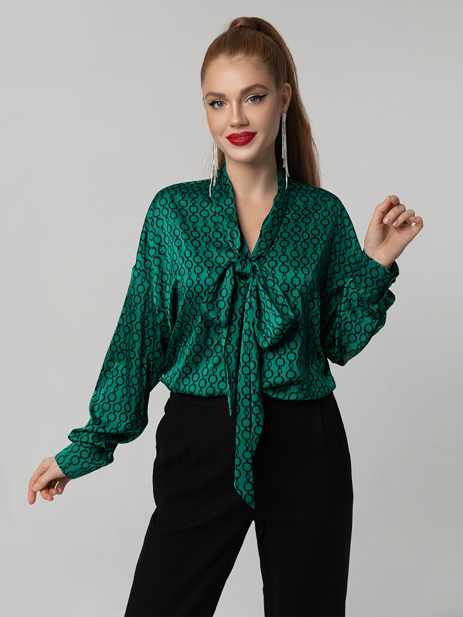 Блуза женская Петербургский Швейный Дом 1462 зеленая 44 RU 3510₽
