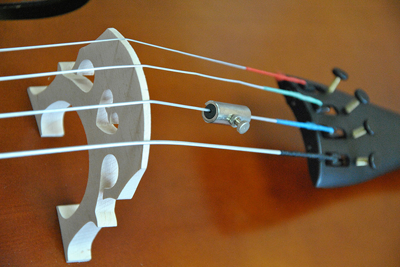 VC05Eu-4/4 Подбородник для скрипки, модель Teka. Форма крепления -