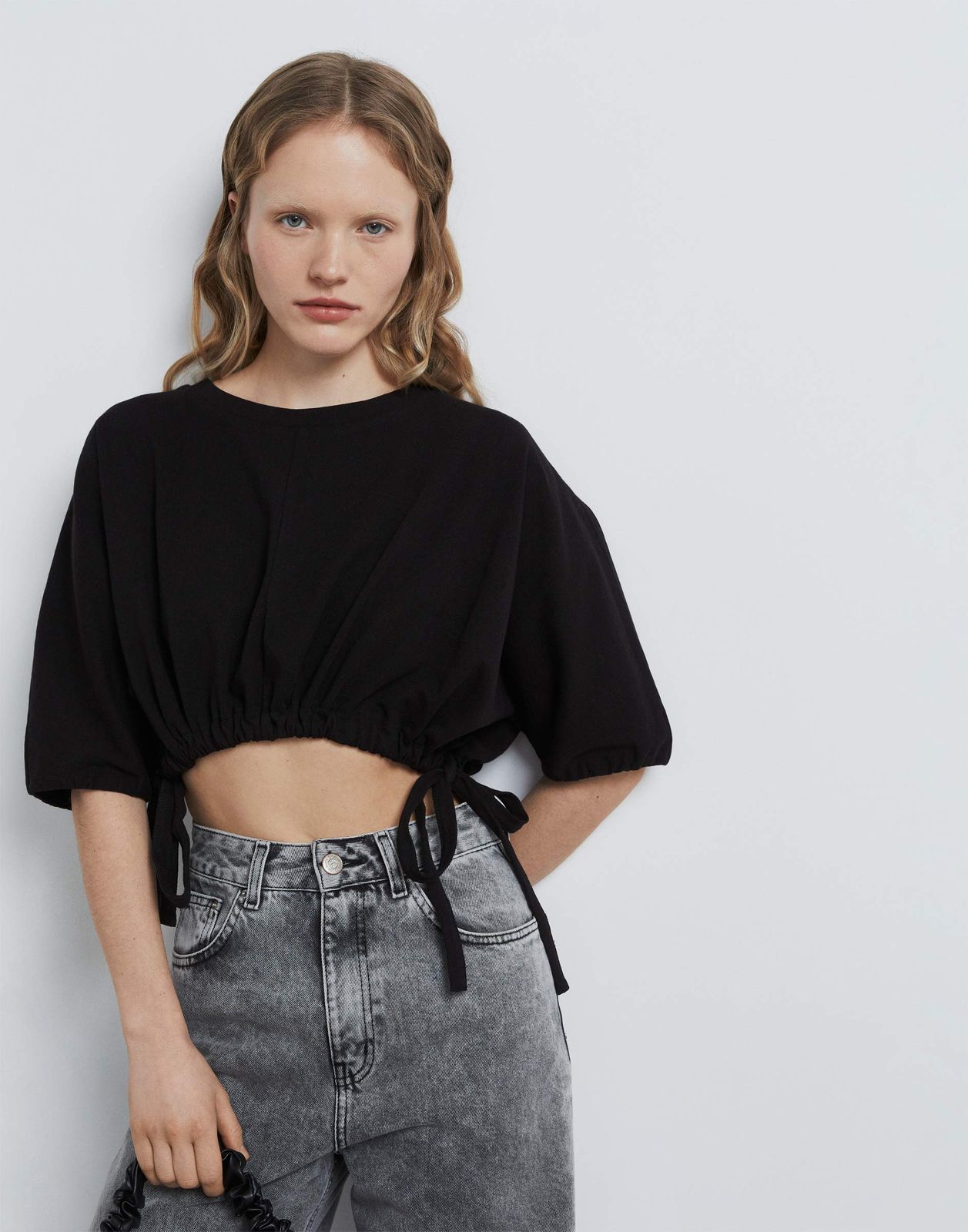 

Футболка женская Gloria Jeans GKT023238 черный M/170, GKT023238