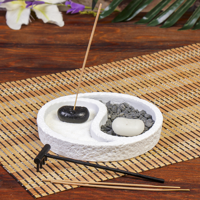 

Сад Дзен "Инь-ян" белый, песок белый и черный + аромапалочки 3 шт 2,5х15,5х15,5 см