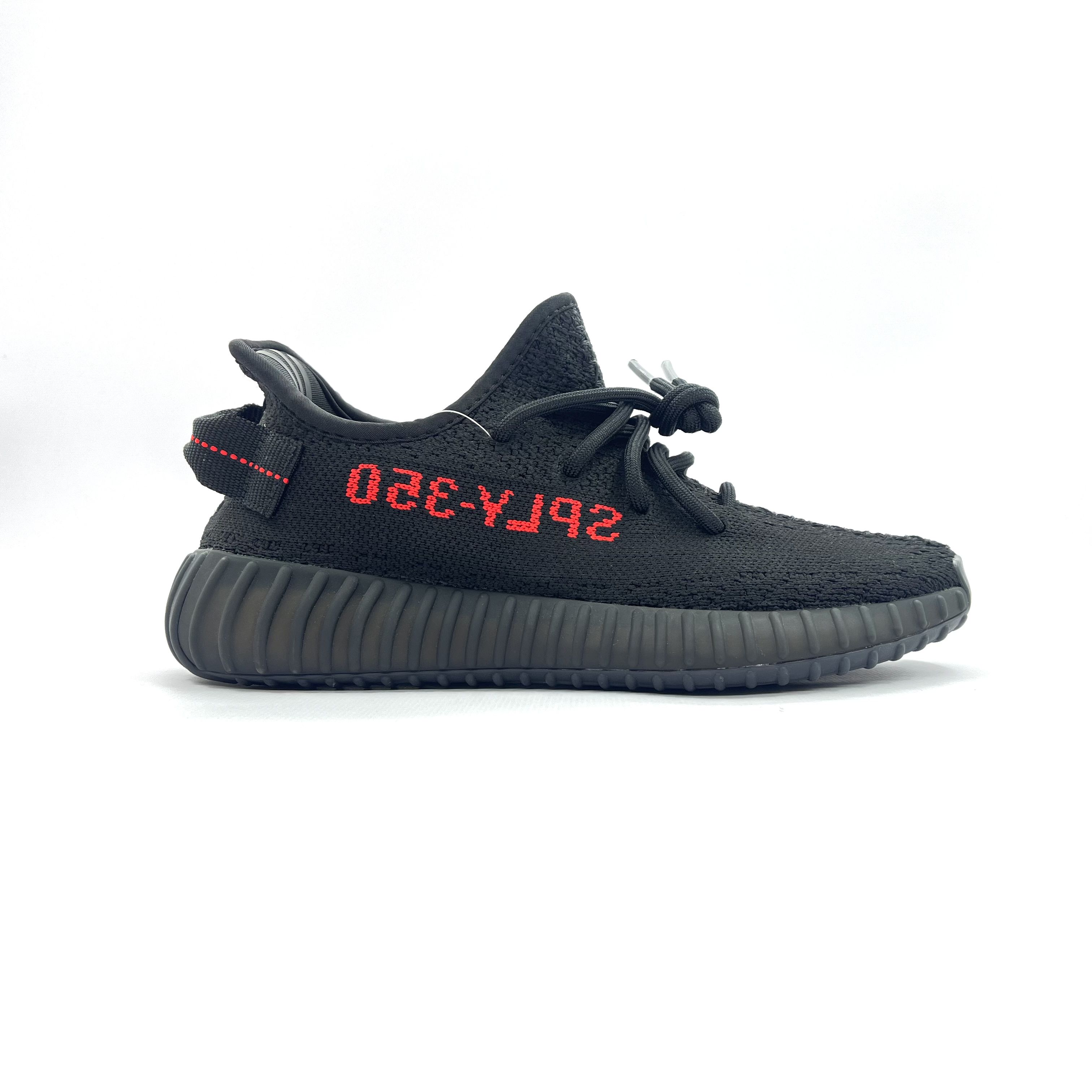 

Кроссовки унисекс Adidas 350-2602-50 черные 40.5 EU, Черный, 350-2602-50