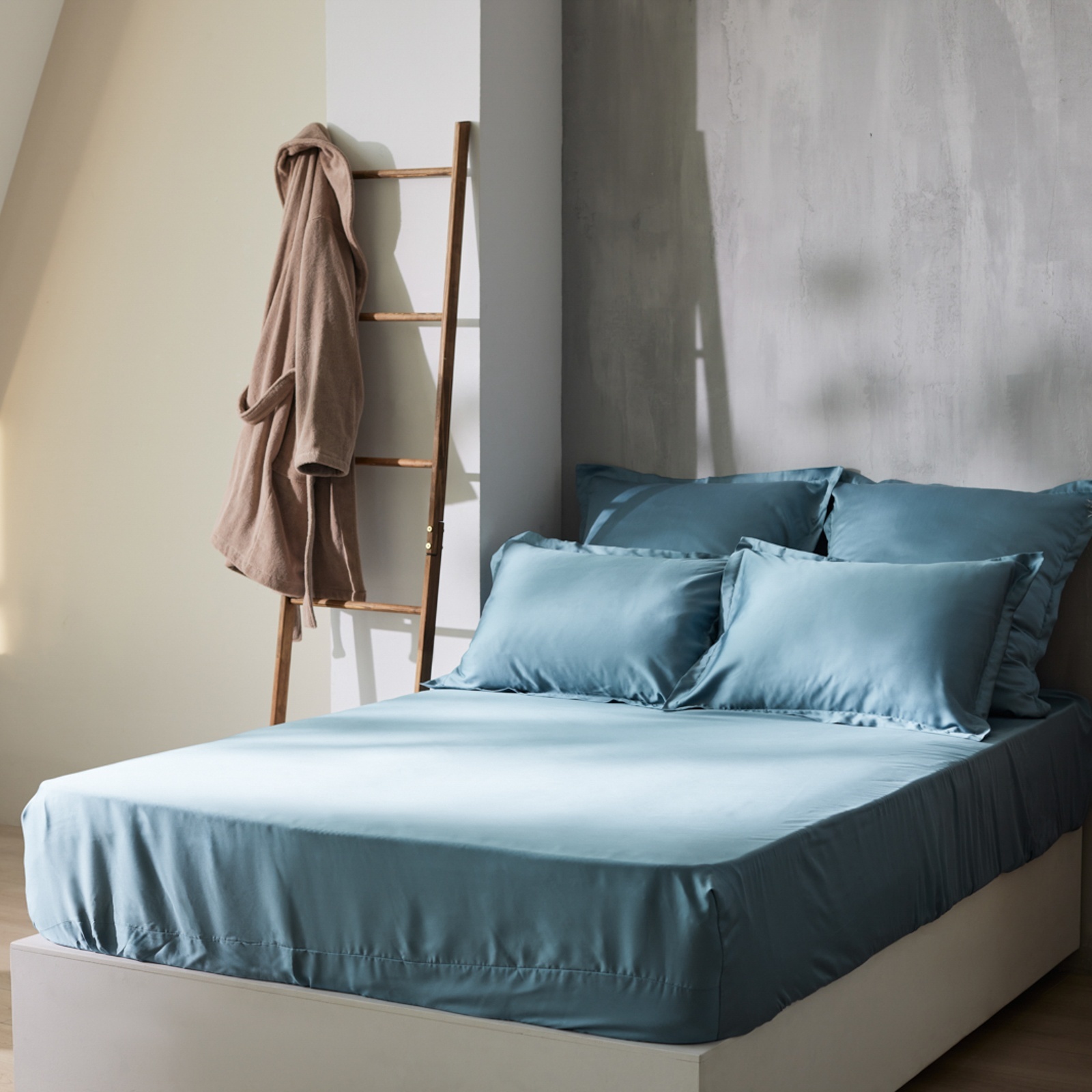 

Простыня на резинке SL Home Tencel 140x200+30 см , цв. серо-голубой