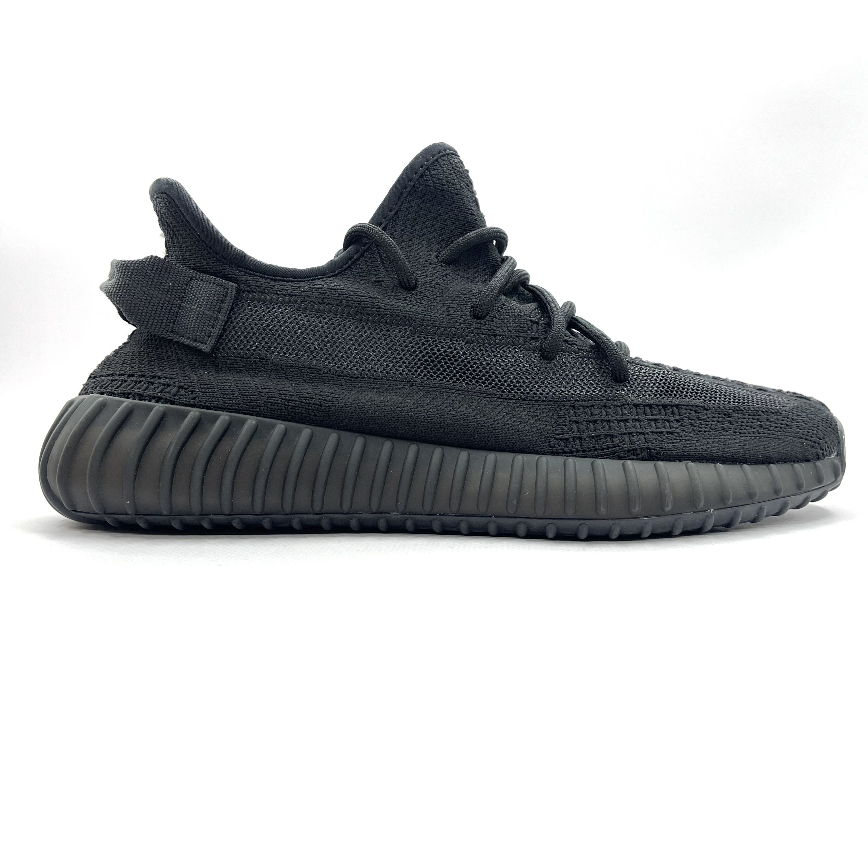 

Кроссовки унисекс Adidas 350-2602-36 черные 36.5 EU, Черный, 350-2602-36