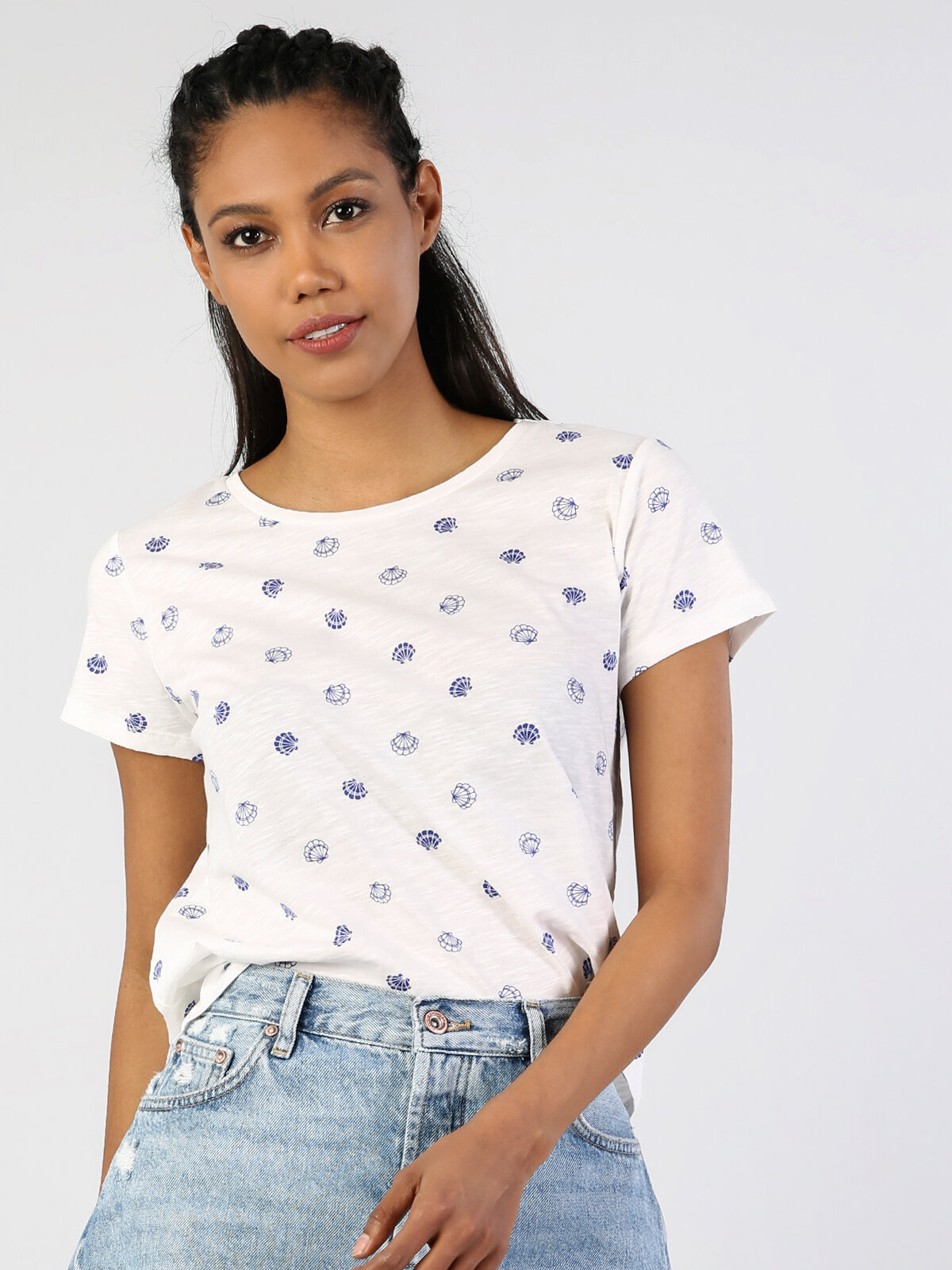 

Футболка женская Colin's CL1043212_Q1.V1_OFW белая XS, CL1043212_Q1.V1_OFW