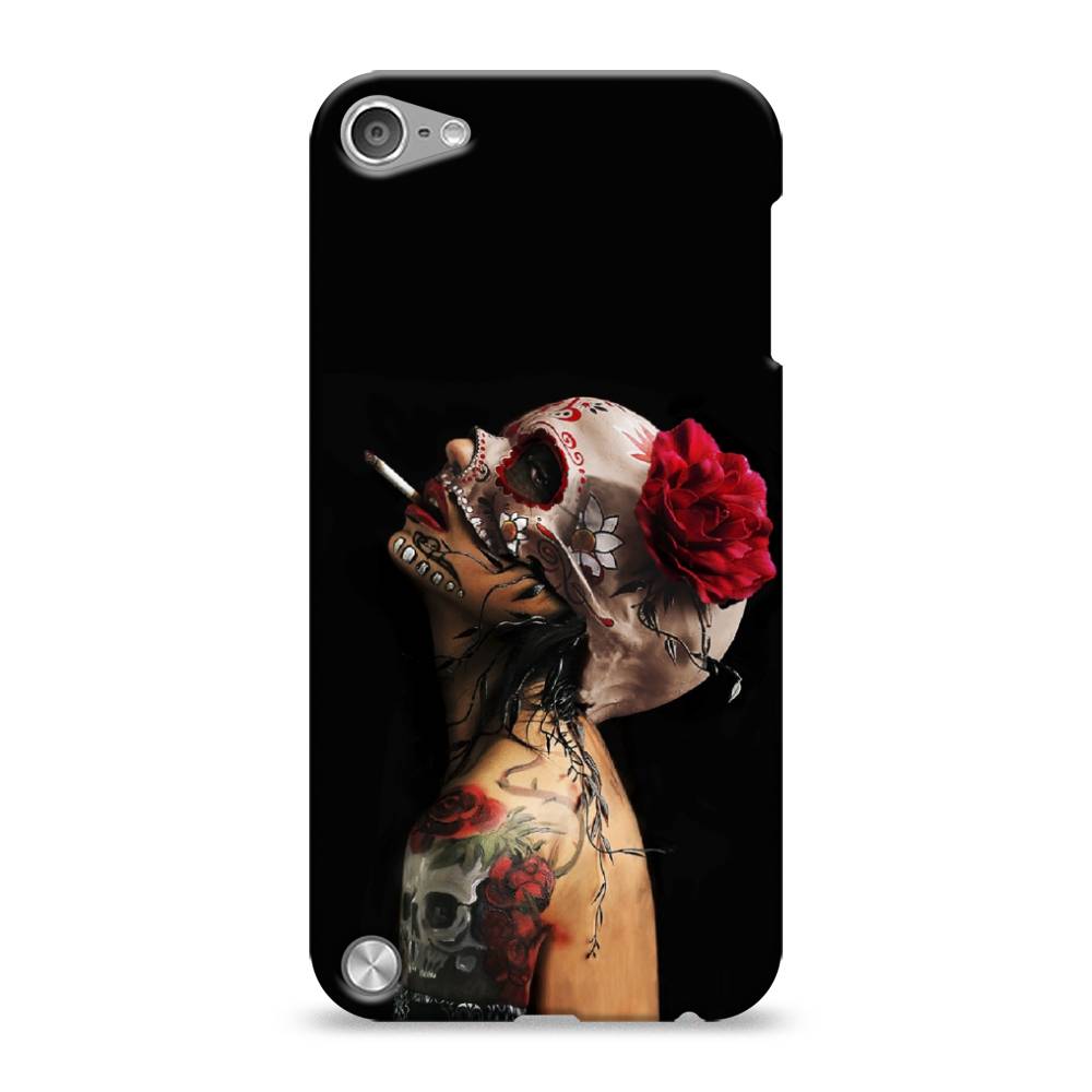 

Пластиковый чехол "Девушка с черепом" на Apple iPod Touch, 11120-7
