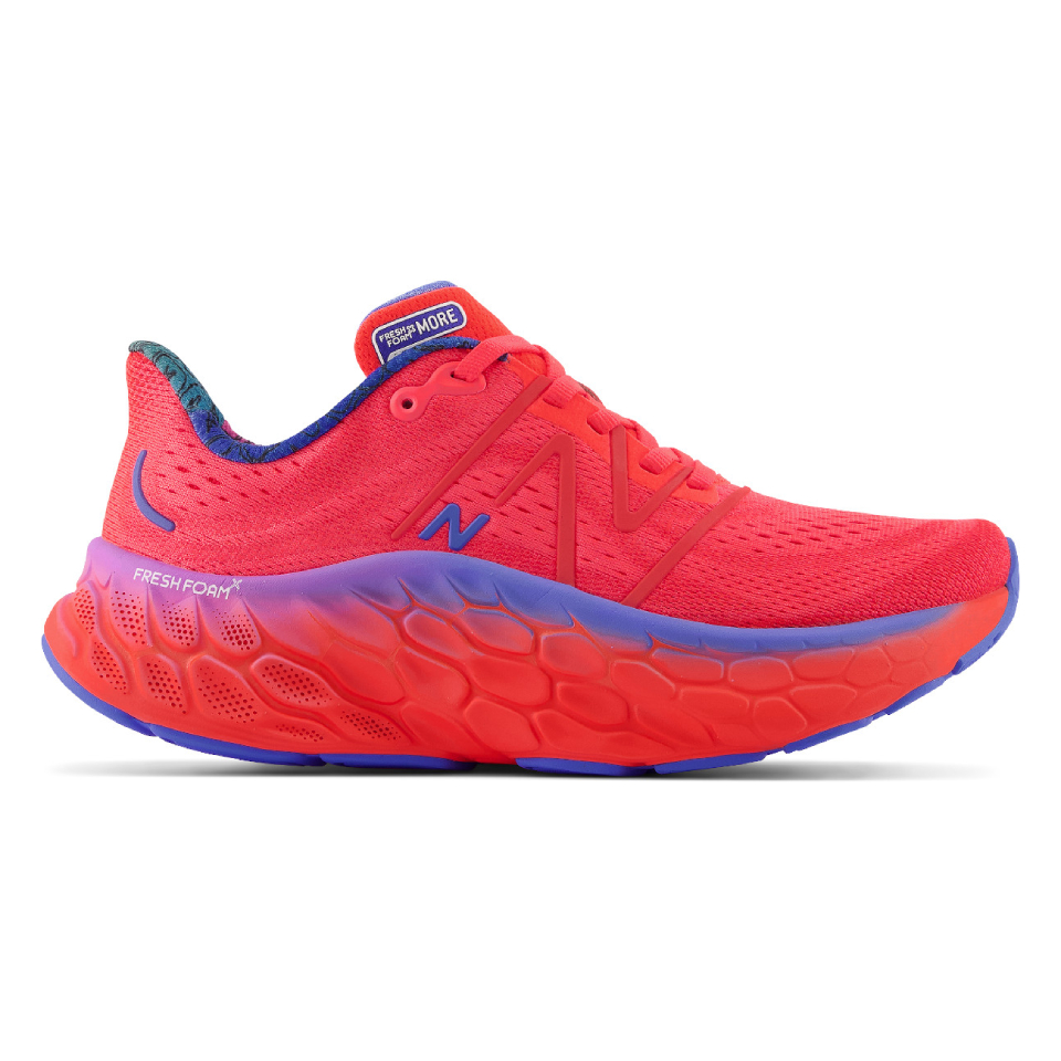 

Спортивные кроссовки женские New Balance Fresh Foam X More V4 WMORCA4 красные 39 RU, Красный, WMORCA4