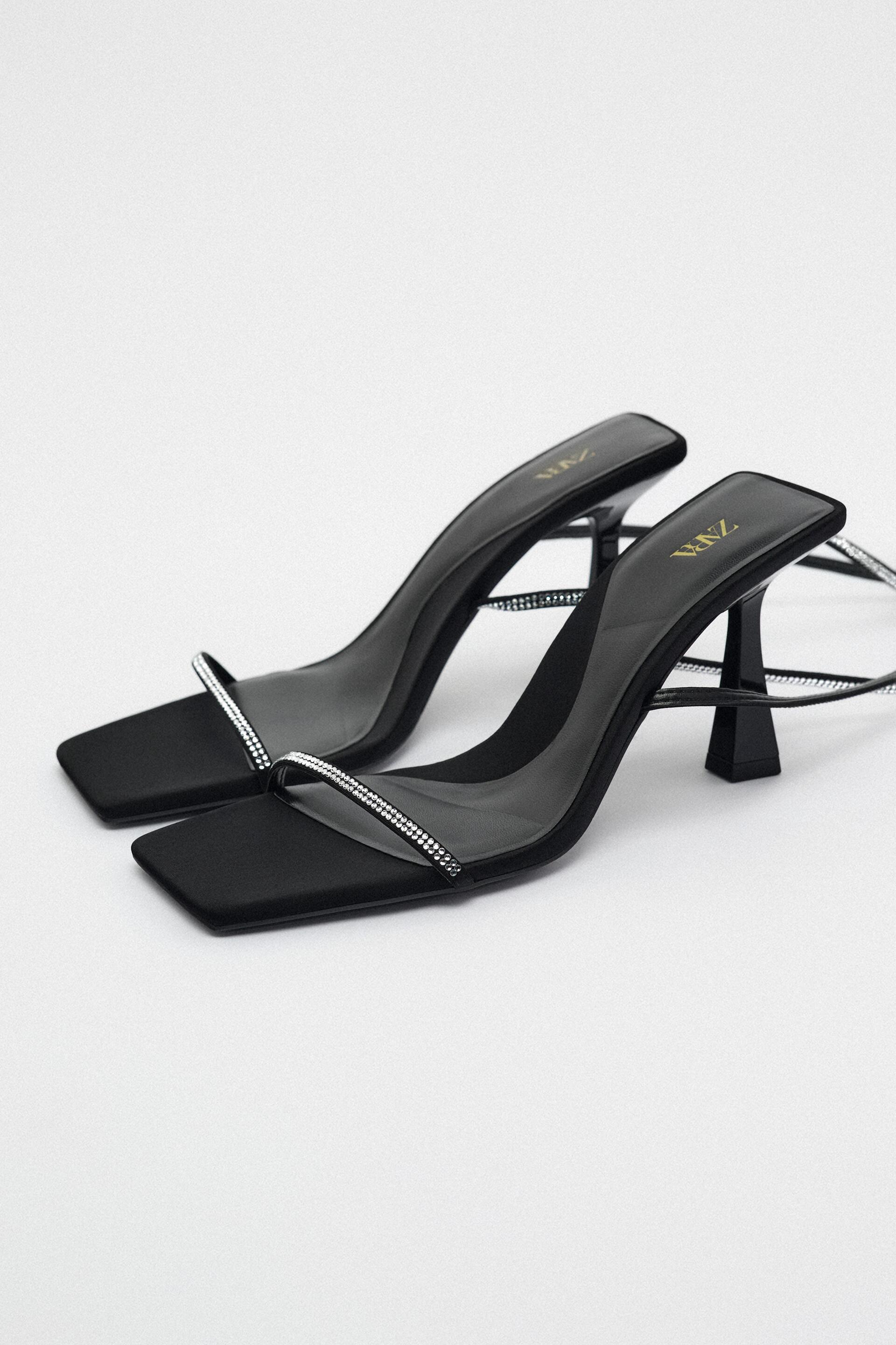 

Босоножки женские ZARA 222589 черные 37 RU (доставка из-за рубежа), 222589
