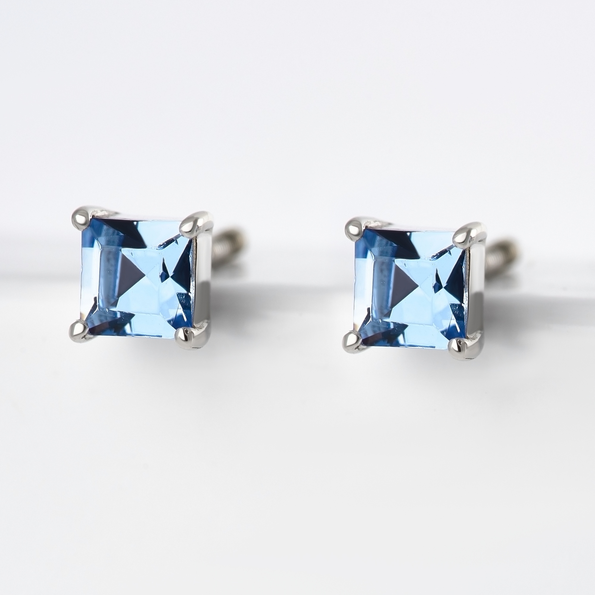 

Серьги из серебра с фианитом НАШЕ ЗОЛОТО А9С20200ЛС, А9С20200ЛС