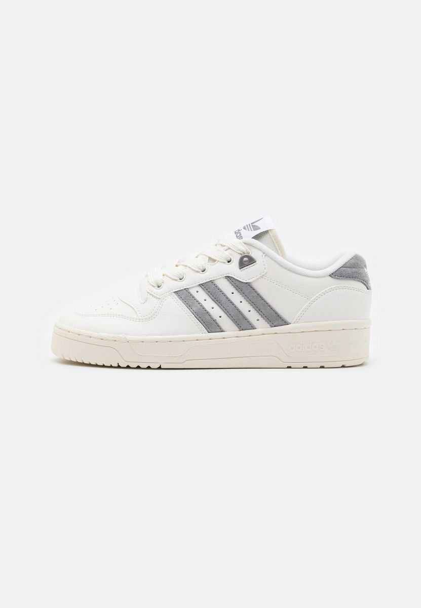 

Кроссовки унисекс Adidas AD115O1OF белые 39 1/3 EU, Белый, AD115O1OF