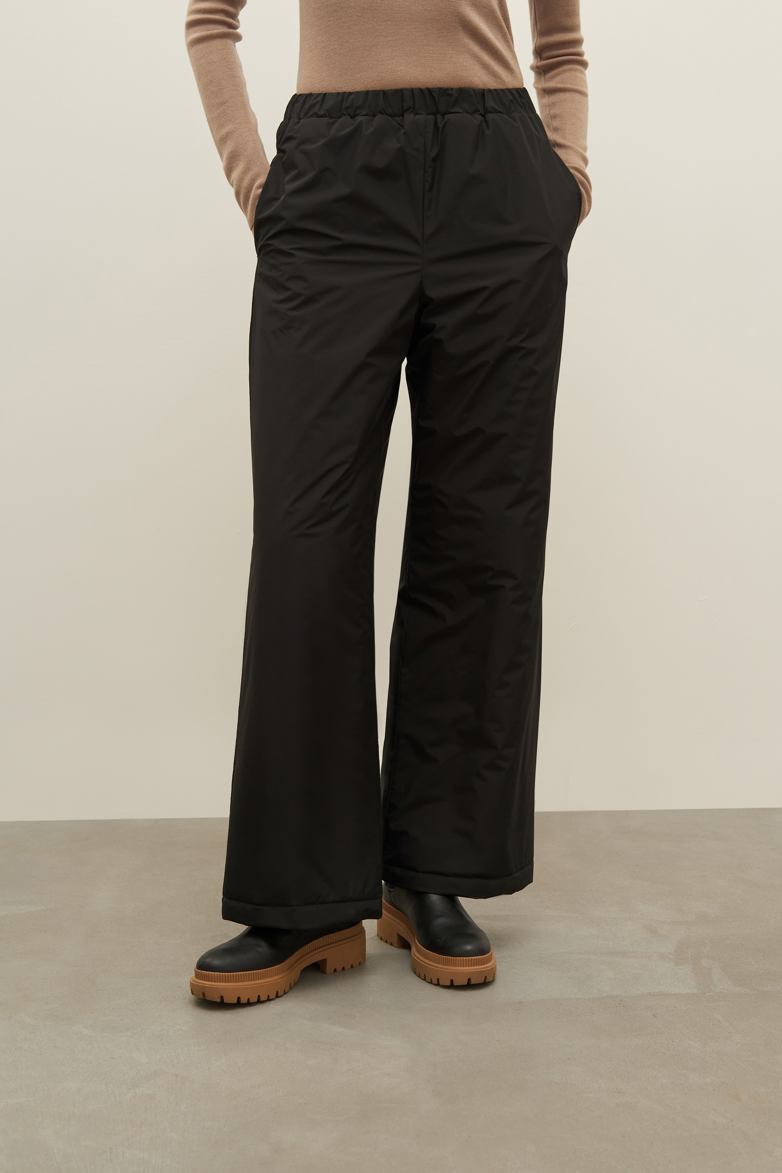 

Спортивные брюки женские Finn Flare FAD11094 черные S, Черный, FAD11094