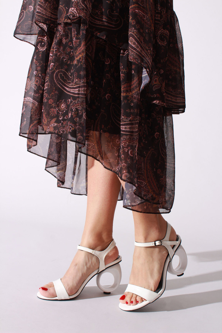 

Босоножки женские ROVIGO 038.00004840.11.096 белые 38 EU (доставка из-за рубежа), 038.00004840.11.096