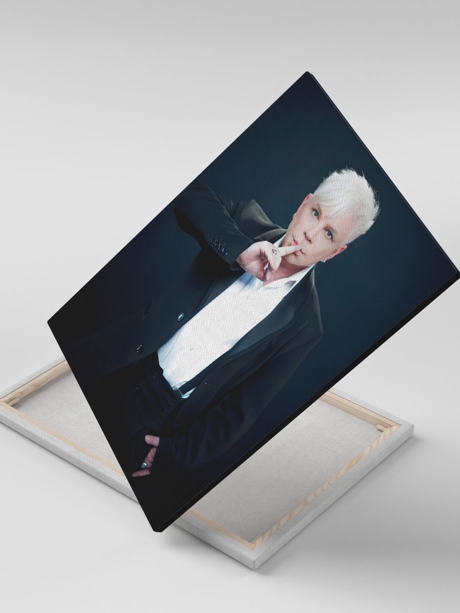 

Картина на холсте СувенирShop "Борис Моисеев Голубая луна Артист эстрады" 30x40, CV-MZMS4/34