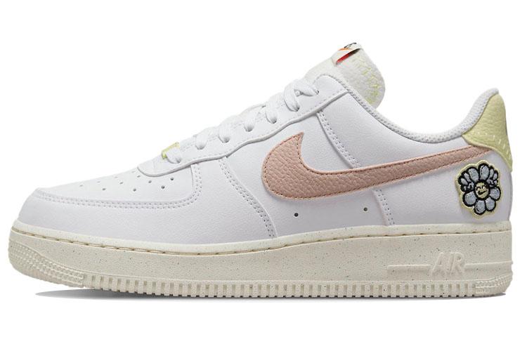

Кеды унисекс Nike Air Force 1 Low 07 se nn белые 41 EU, Белый, Air Force 1 Low 07 se nn
