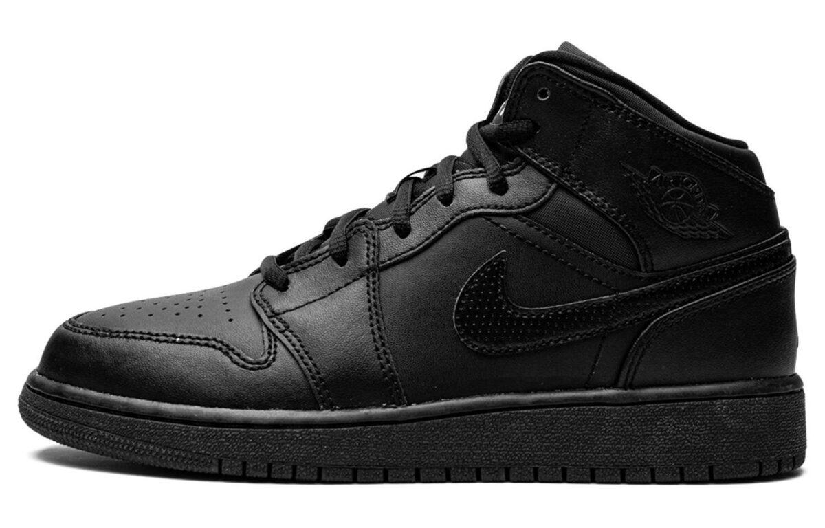 

Кеды унисекс Jordan Air Jordan 1 Retro Mid Black 2016 GS черные 37.5 EU, Черный, Air Jordan 1 Retro Mid Black 2016 GS