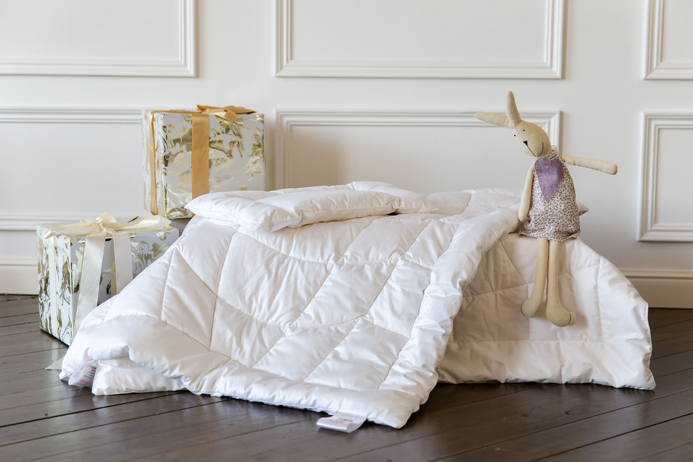 

Детская подушка Prinz and Prinzessin шелковая Baby Silk Cocoon низкая 40х60 белый, BSC-313/315-P