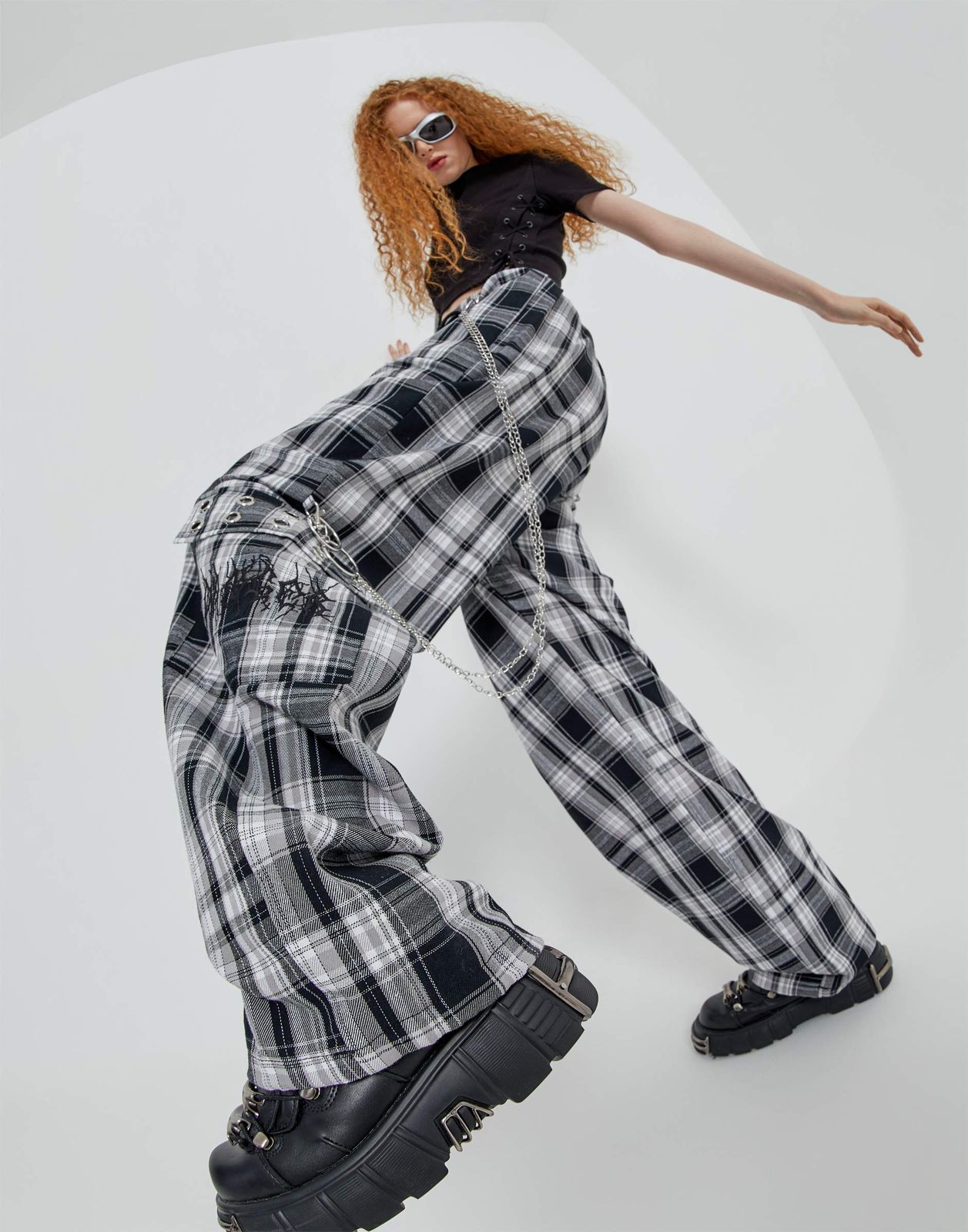 

Брюки детские Gloria Jeans GPT009643, черный/белый, 170, GPT009643