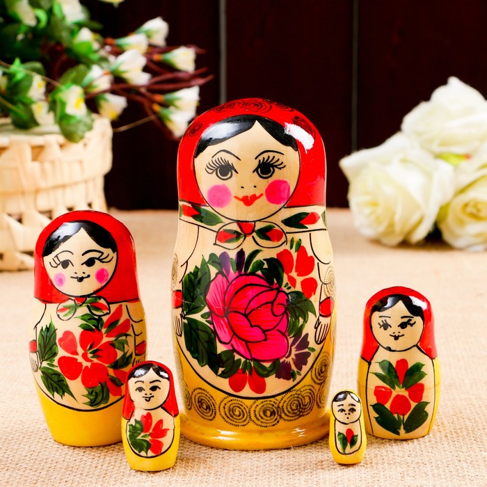 

Матрёшка «Лариса», красный платок, 5 кукольная, 14-15 см