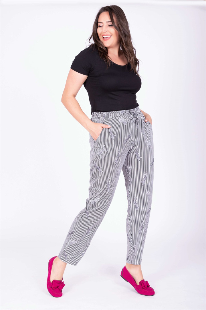 

Брюки женские My Line Moda 632 черные 42 RU (товары доставляются из-за рубежа), Черный, 632