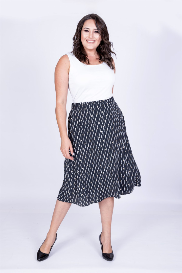 

Юбка женская My Line Moda 692 черная 44 RU (товары доставляются из-за рубежа), Черный, 692