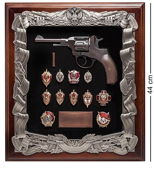 

Панно Наган со знаками ФСБ 40*44 ПК-182 113-704701