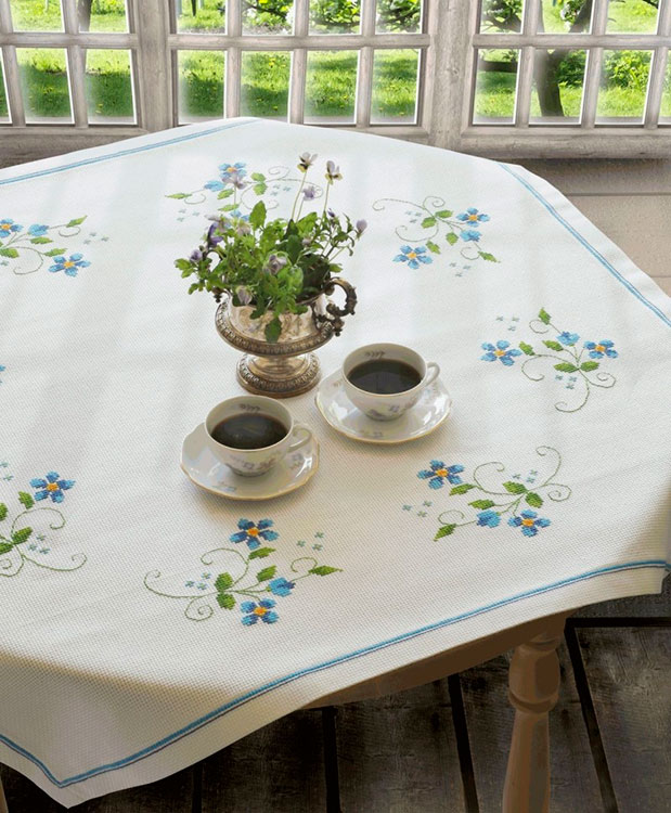 

Набор для вышивания Anchor "Blue Flower Tablecloth" 90*90см, MEZ Венгрия, 9240000-02315