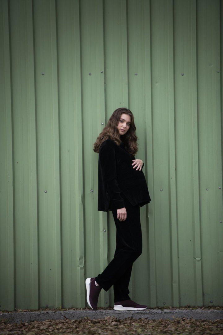 

Толстовка для беременных Civil 43B922243K91 черная M (товары доставляются из-за рубежа), 43B922243K91