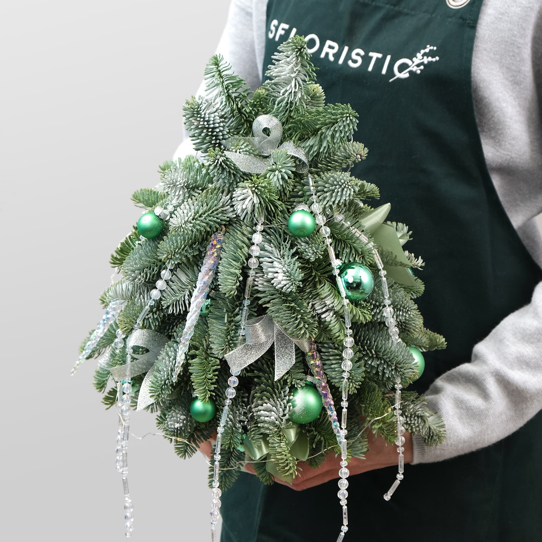 

Цветочная композиция Studio Floristic новогодняя ель 1 шт 40 см разноцветный