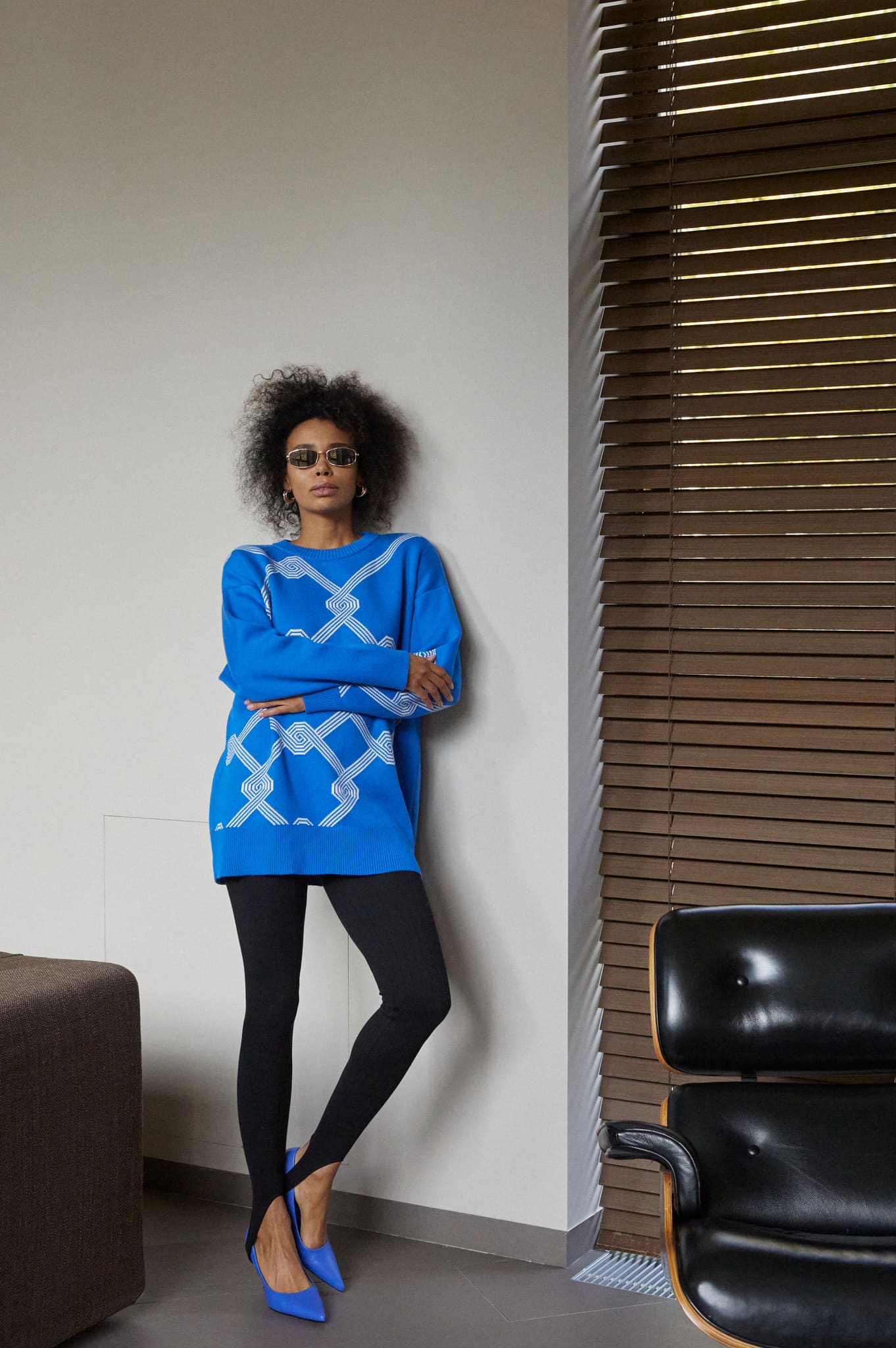 

Свитер женский Charmstore TR-010 синий one size, TR-010