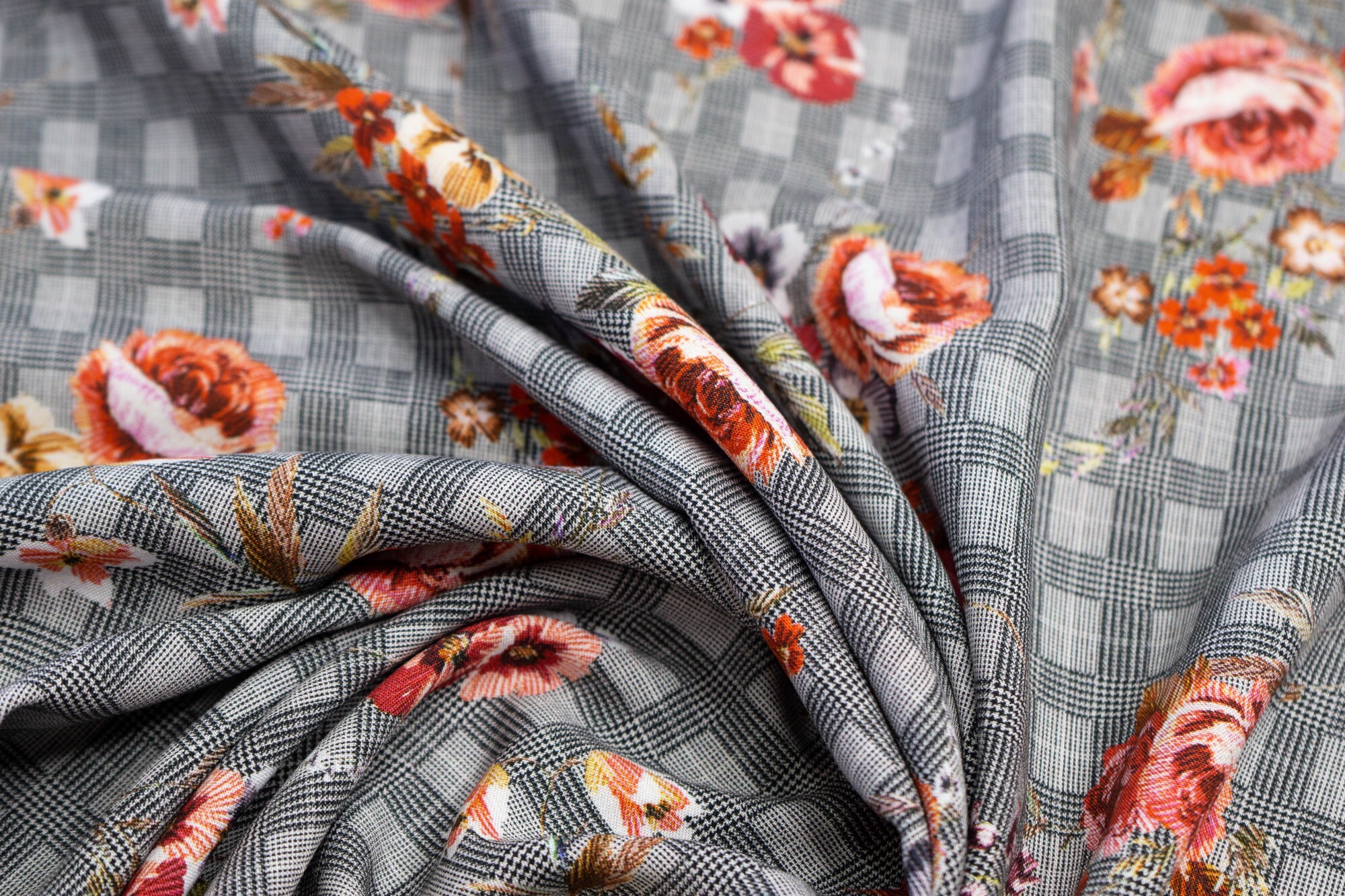 

Ткань UNOFABRIC M04191-O вискоза плательная клетка с цветами 1,76м. 176x144 см, Серый