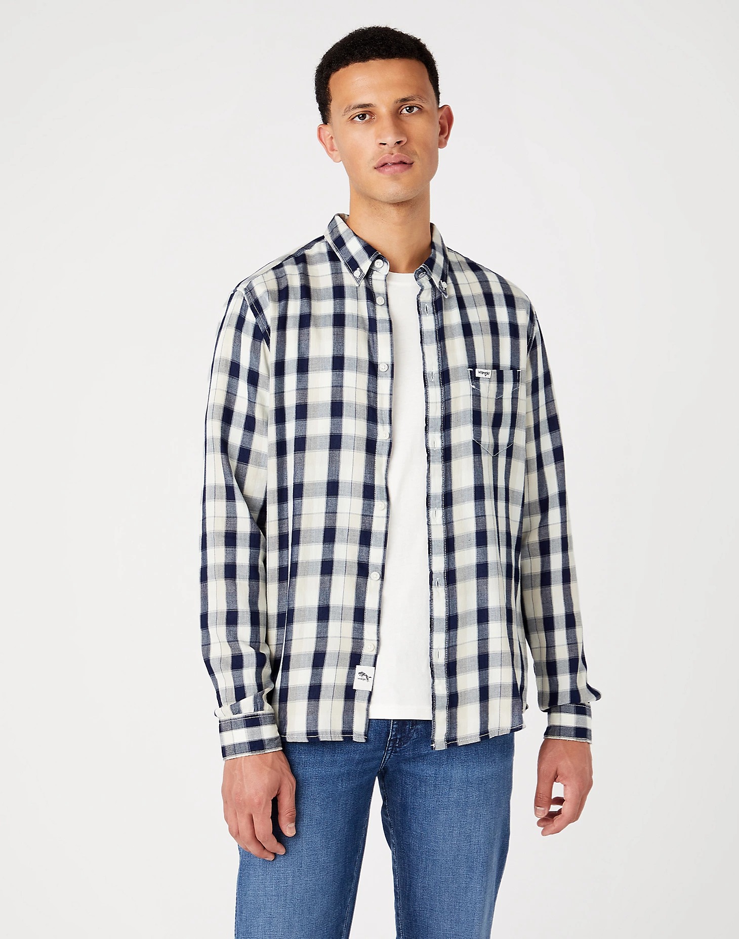 фото Рубашка мужская wrangler men ls 1pkt button down синяя s