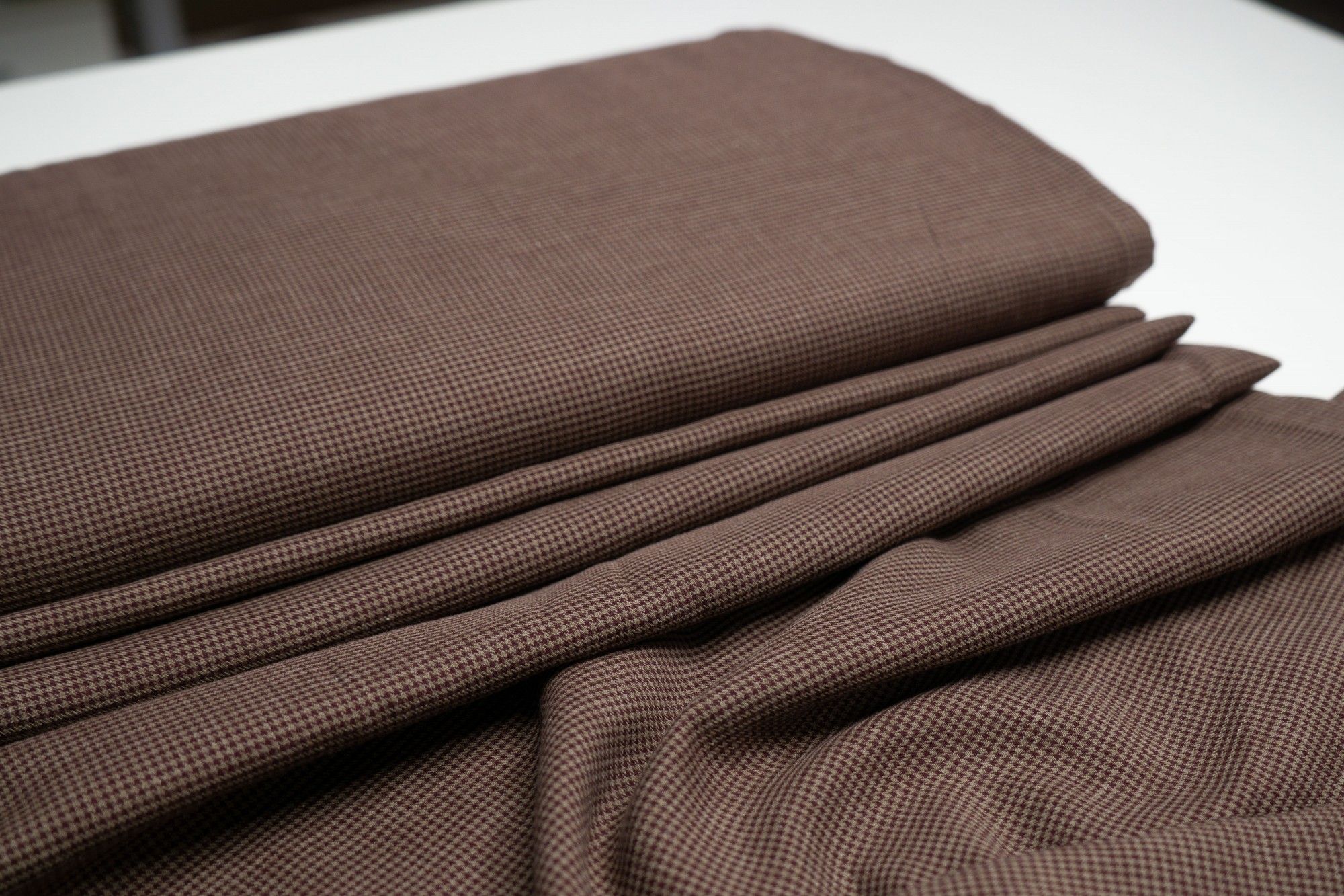 

Ткань UNOFABRIC D72295-2 Хлопок гусиная лапка . Ткань для шитья 100x157 см, Коричневый;красный