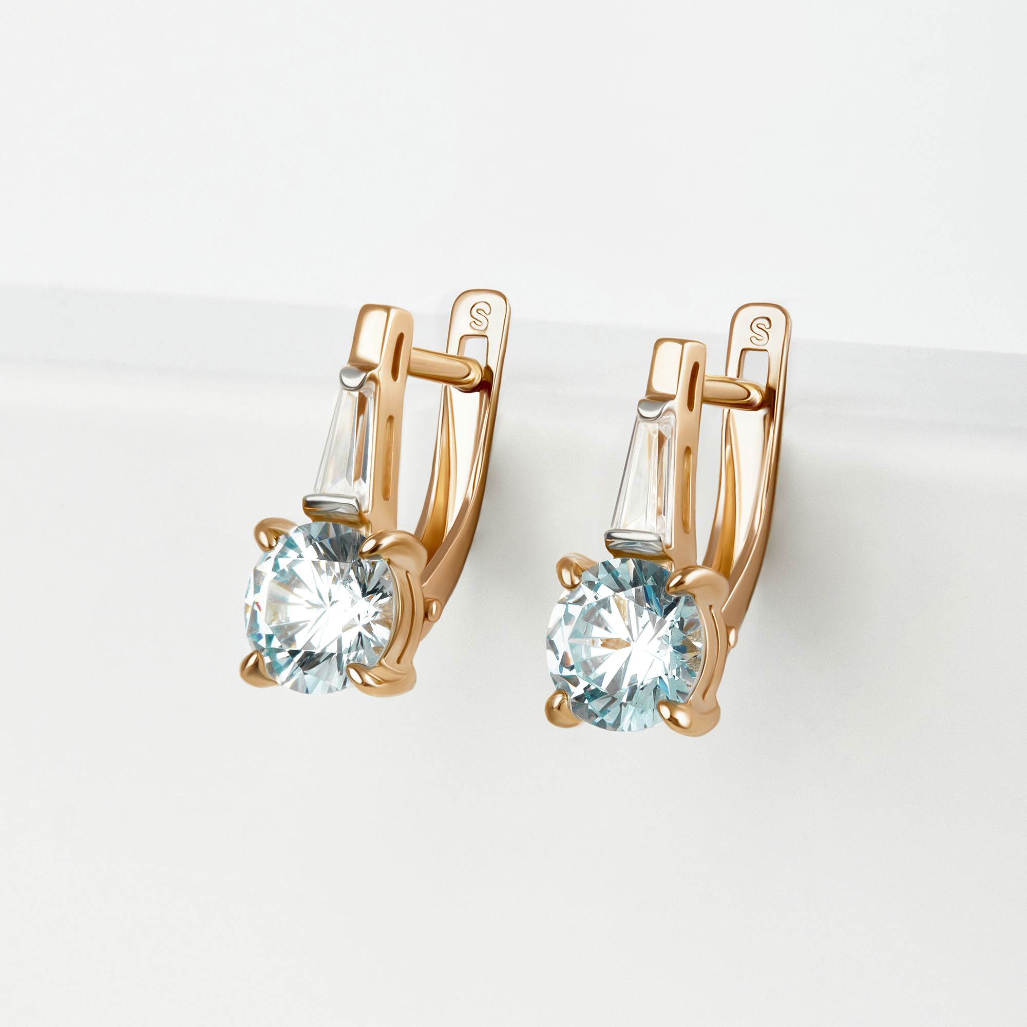 

Серьги из золота с фианитом НАШЕ ЗОЛОТО ДИ029879, ДИ029879