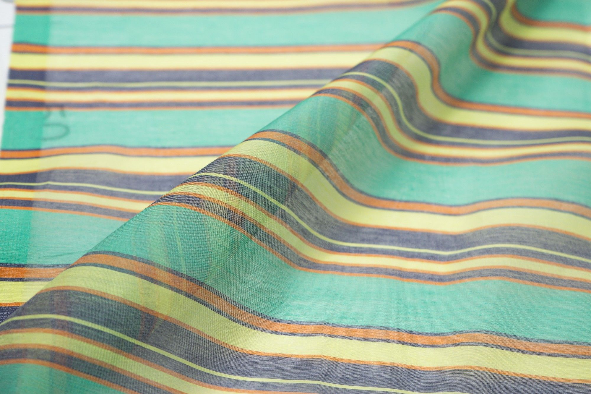 

Ткань UNOFABRIC AL5891 Хлопок батист мятные полоски. Ткань для шитья 100x140 см, Зеленый