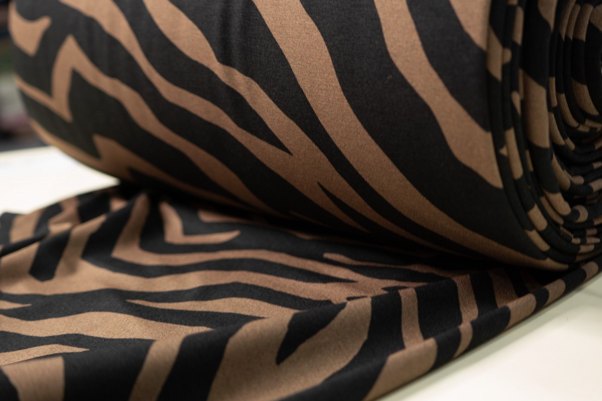 Ткань UNOFABRIC AL3717 трикотаж виск тигриный принт. Ткань для шитья 100x140 см